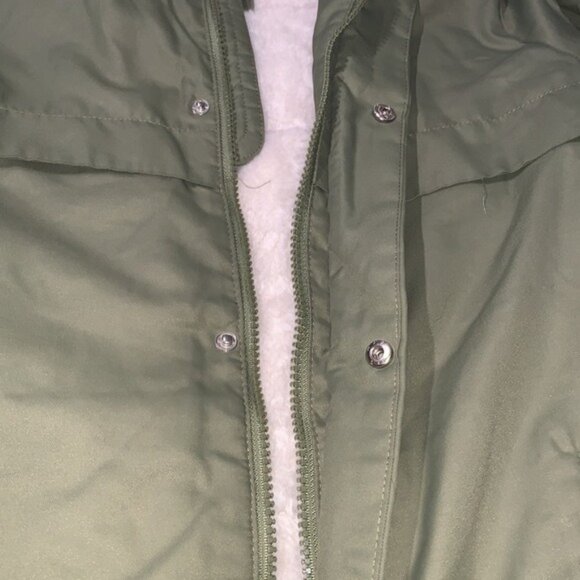 Cat & Jack Green Boys Hooded Parka Coat M Faux Fur Lining Recycled Polyester - Picture 8 of 14